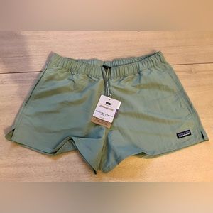 Patagonia Shorts • Size M • Green